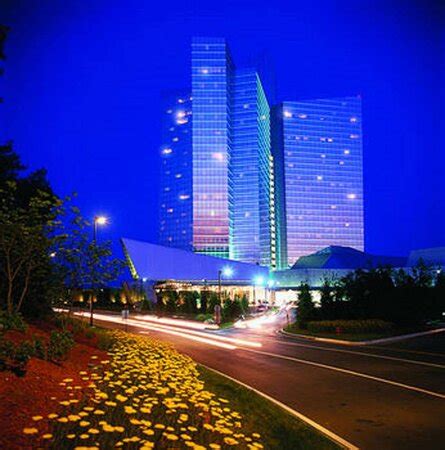 mohegan sun casino hotel.